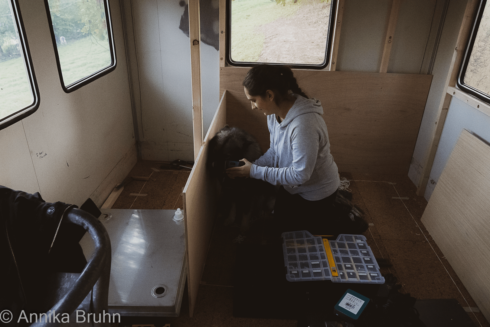 Q hilft auch ganz lieb mit!